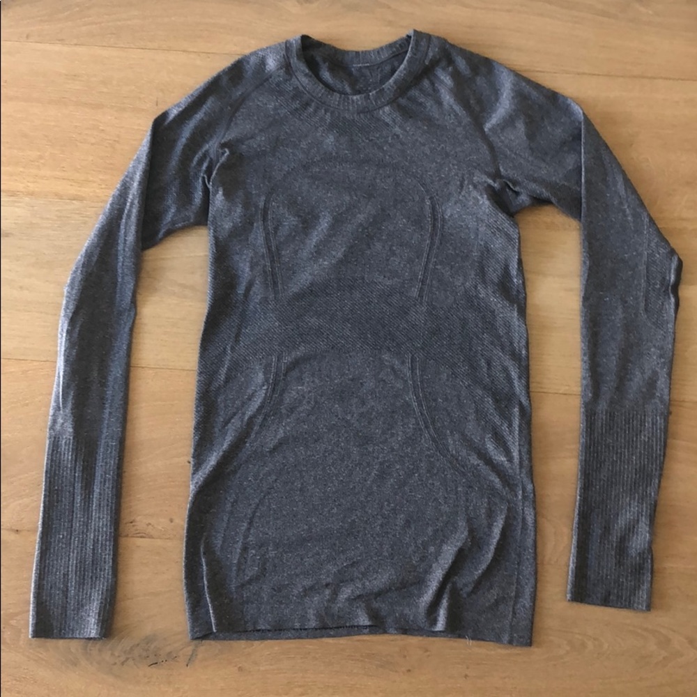 Lululemon Swiftly Tech Long Sleeve , size 4